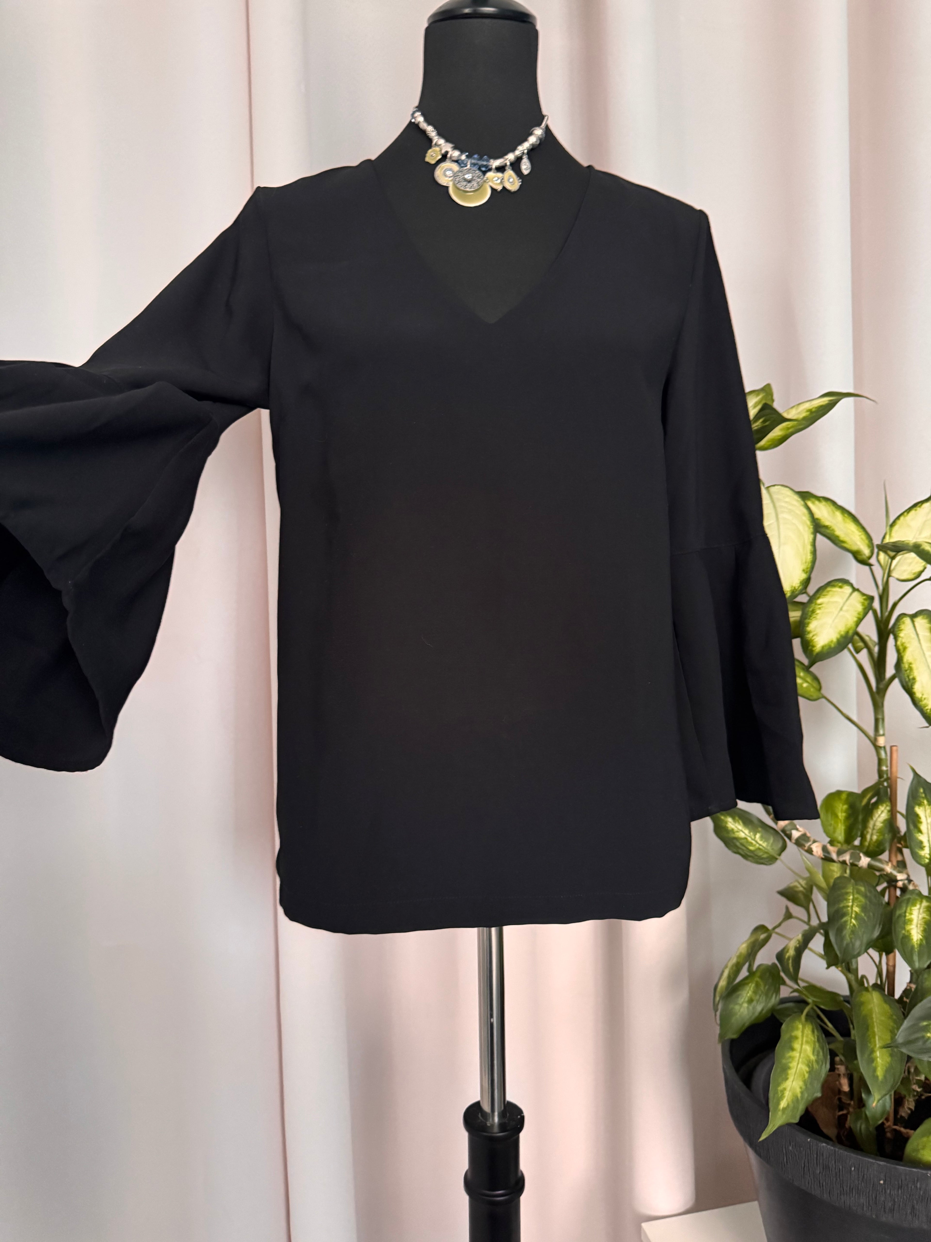 🖤🌿 Blouse H&M noire à manches évasées – Taille 36 🖤🌿