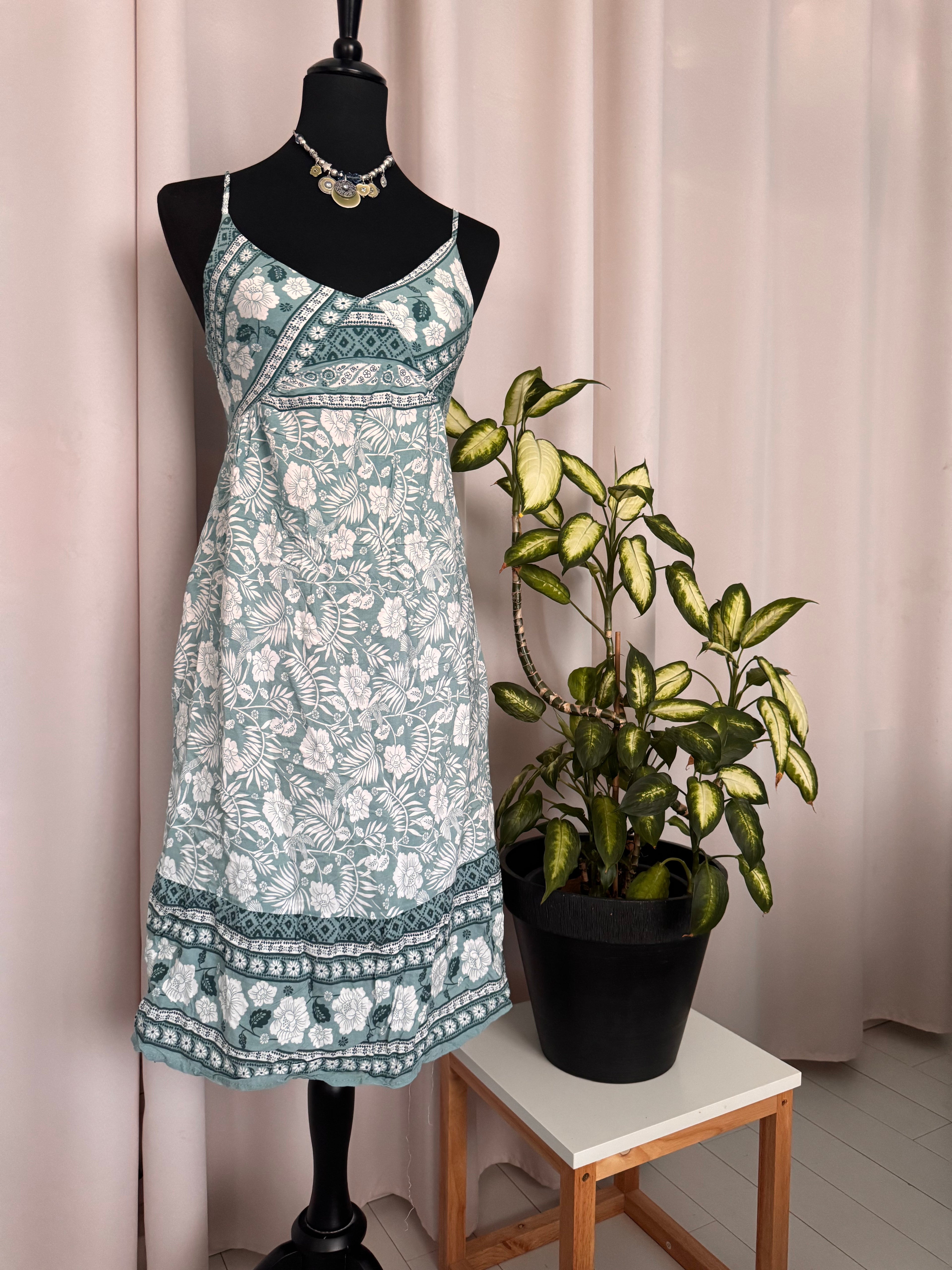 🌿 Robe fluide imprimé floral vert d’eau C’FLO – Taille L/XL 🌿