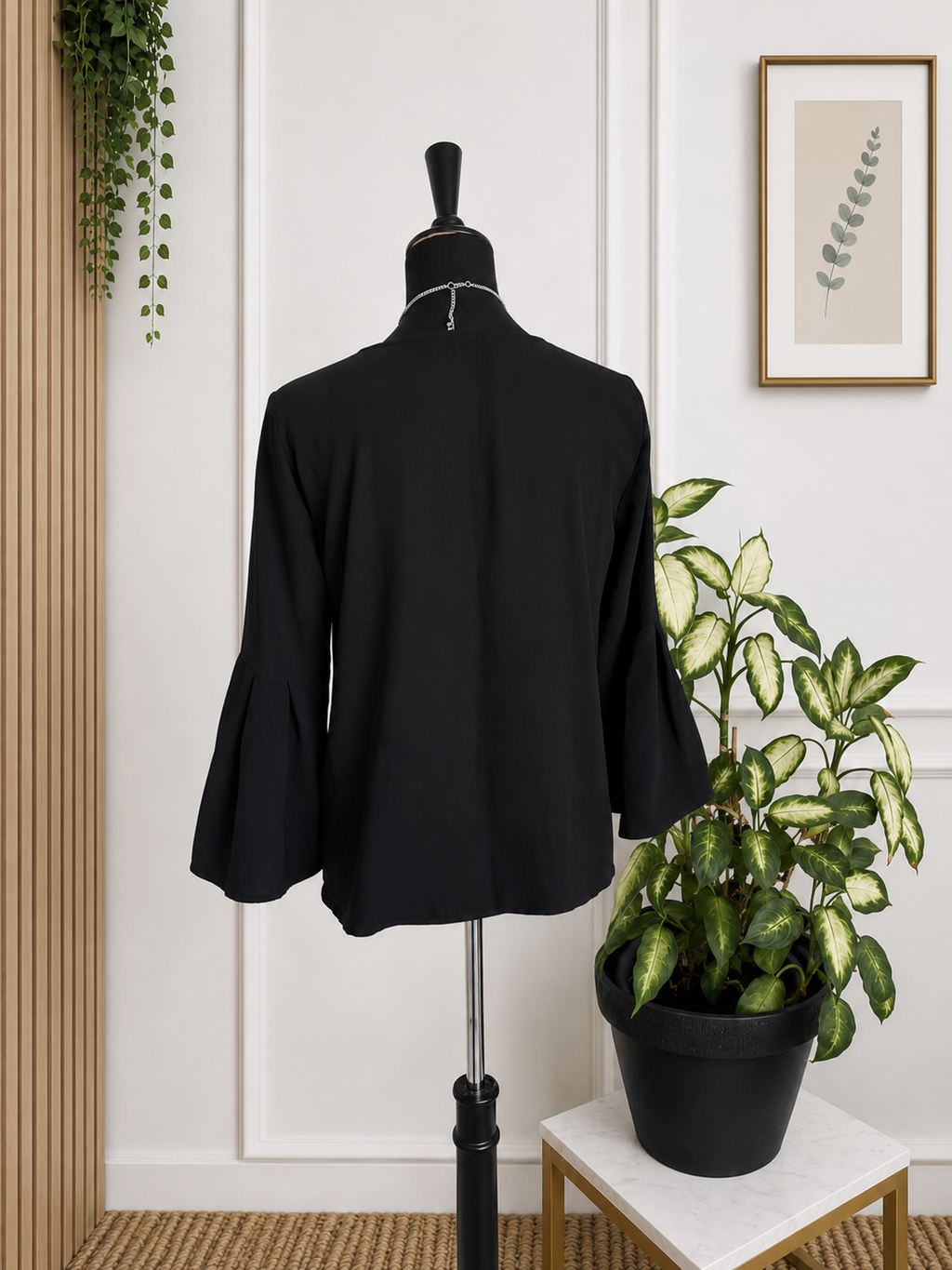 🖤🌿 Blouse H&M noire à manches évasées – Taille 36 🖤🌿